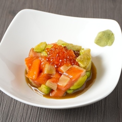 サーモンとアボガドといくらのタルタル
