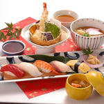 当店での人気ランチメニュー☆レディースセットはお寿司・天ぷら・茶碗蒸し・デザートまで逸品揃い！