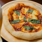 パスタやピザ、魚介、肉料理など、どれも食欲をそそる一品ばかりです！