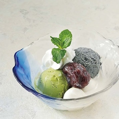 黒ゴマ豆腐ムース ～白玉と抹茶アイスを添えて～