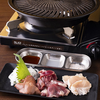 3種のタレで味わう焼鶏盛合せ！