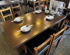 卓上には、お醤油、一味、七味、塩完備♪