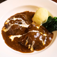 【寒い季節にぴったり】ブランド牛の但馬牛と玉ねぎが溶け合う「やわらかビーフシチュー」の写真