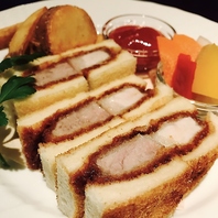 ドリンクだけではなくフードメニューも◎