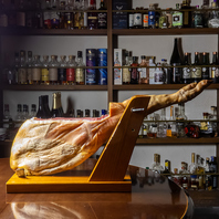 旨味と風味が絶妙なスペインの大地が育んだ最高級生ハム