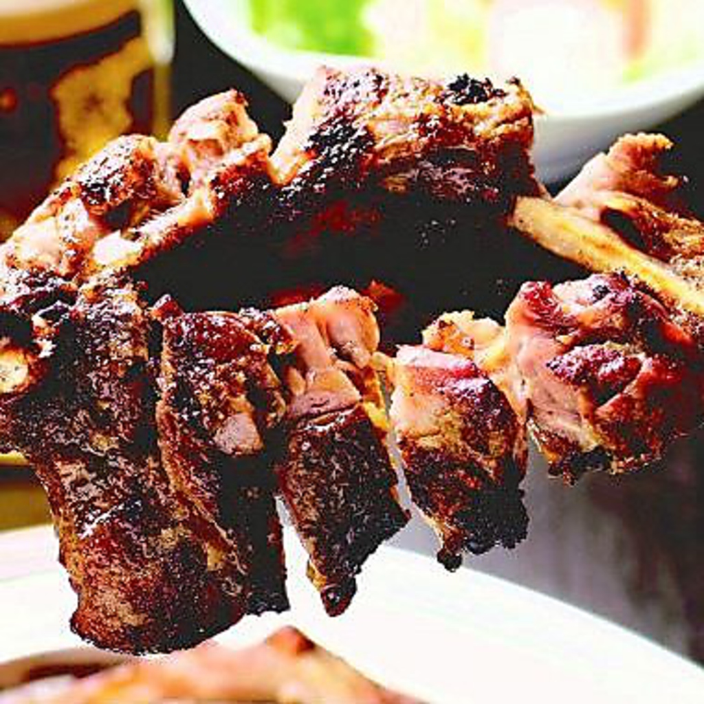 釜焼鳥は、噛むほどに味わい深く通好みな[おや]or柔らかくジューシーな[ひな]の2種類をご用意！