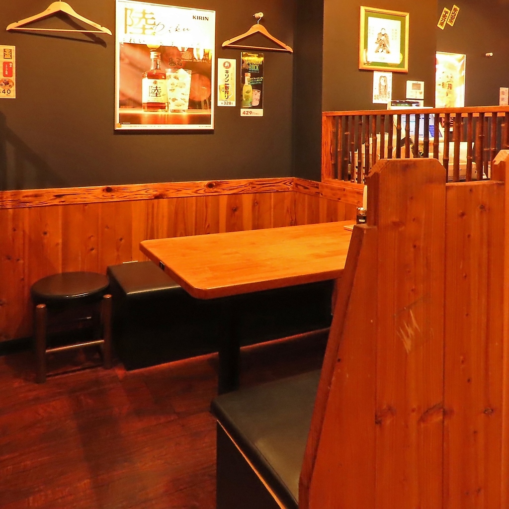 カウンター席、テーブル席をご用意しているので、お一人様～大人数までご利用いただけます！