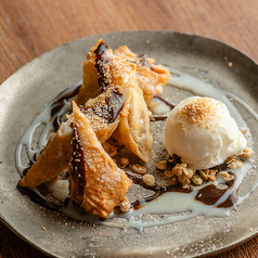 揚げバナナ　ココナッツアイス添え　ピサンゴレン