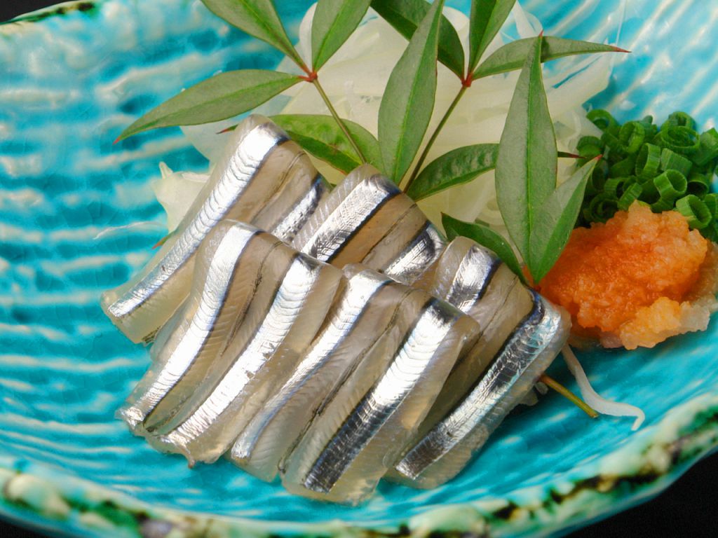 これが食べたい！との九州男児の声にお応えした、九州では定番の「きびなご刺し」