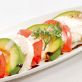 料理メニュー写真&nbsp;アボカドとトマトのモッチリア
