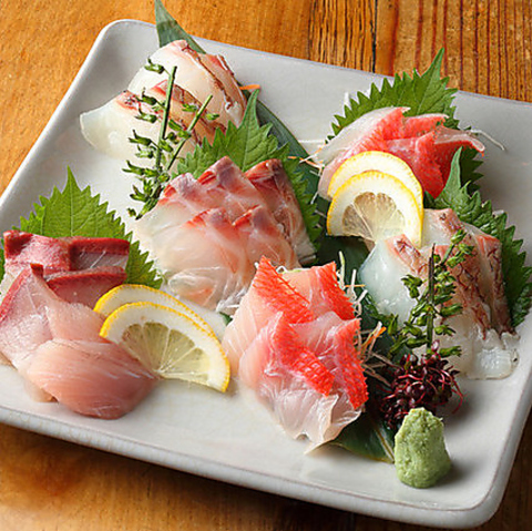 季節の食材をふんだんに使用した料理が自慢の居酒屋です！