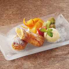 焼き立てアップルパイ ～バニラアイス添え～