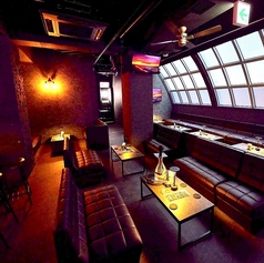 店内の雰囲気を楽しみながらお食事ができます。美味しい料理を囲み、楽しい時間をお過ごしください。