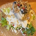 料理メニュー写真&nbsp;牡蠣のオイル煮とツナマヨのポテサラ
