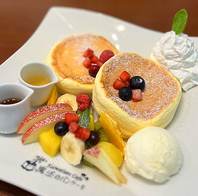 旬のフルーツと厳選素材で作るパンケーキの魅力