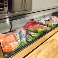 当日入荷！ 水槽から取り出す新鮮魚介をご提供！