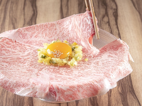 全13品！名物ユッケと大人気上タンも含め、全ての人気肉を堪能する【Bセット】
