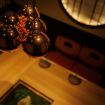 囲炉裏をかこんで気心の知れた仲間との時間を大切に♪みんなで囲い卓はやっぱり楽しい！