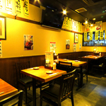 当店の地下は全50席ご用意♪貸切も承っておりますので大人数での集まりや宴会にぜひご利用ください！