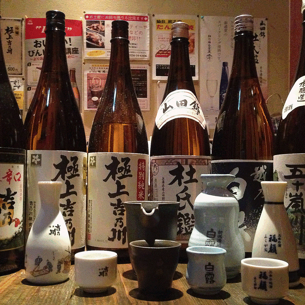 日本酒は新潟の銘酒をご用意。異なる味わいをじっくりと堪能できて、日本酒好きには堪らない◎