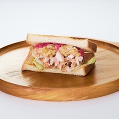 しっとり塩だれチキンサンド