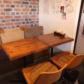 無料Wi-Fi完備で、快適にインターネットを楽しめる環境を整えています。お食事中やお仕事をしながらでも、スムーズな接続が可能ですので、ぜひご利用いただき、リラックスした時間をお過ごしください。