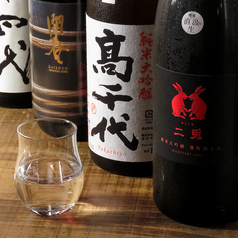 料理も日本酒も激安!!100種類の日本酒を堪能★