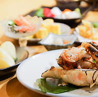 旬のネタを味わえる贅沢なコースをご用意。