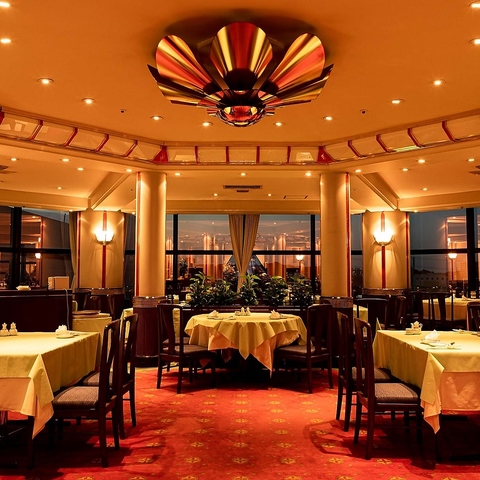 『桃里』ではホテルオークラの中国料理をご堪能いただけます。