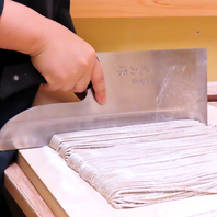 職人技で作る本格手打ちそば◎相性も抜群なお酒をご用意