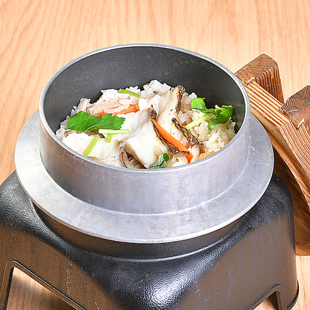 〆は香り豊かな『鯛釜めし』で決まり！