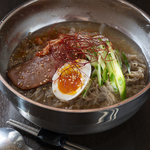 マッチャン（牛のギャラカリカリ焼）の他に、本格的な味わいを楽しめるメニューが豊富に揃っています