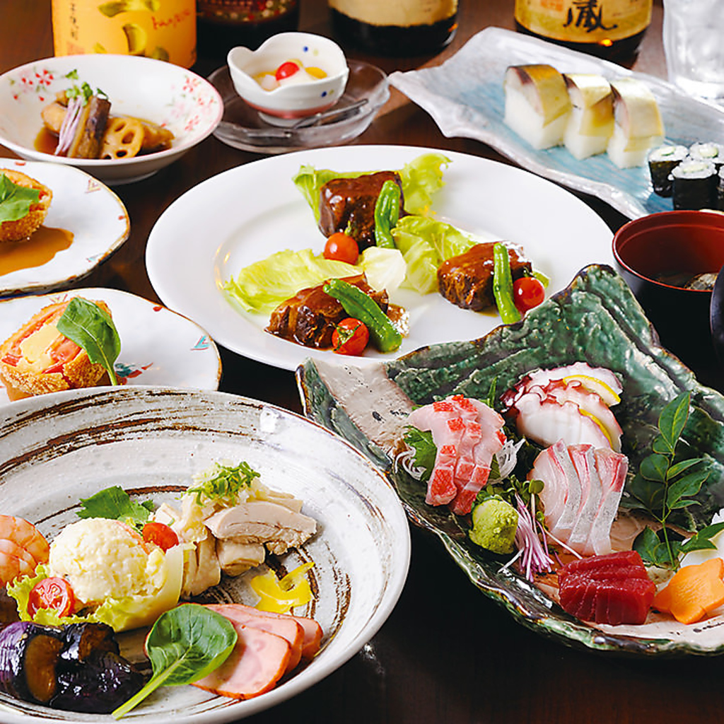 飲み放題付きコースは4500円よりご用意しております。