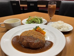 飛騨牛のメンチカツ　デミグラスソース