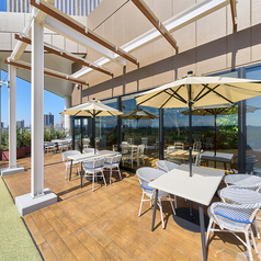 開放感のあるテラスのお席です。