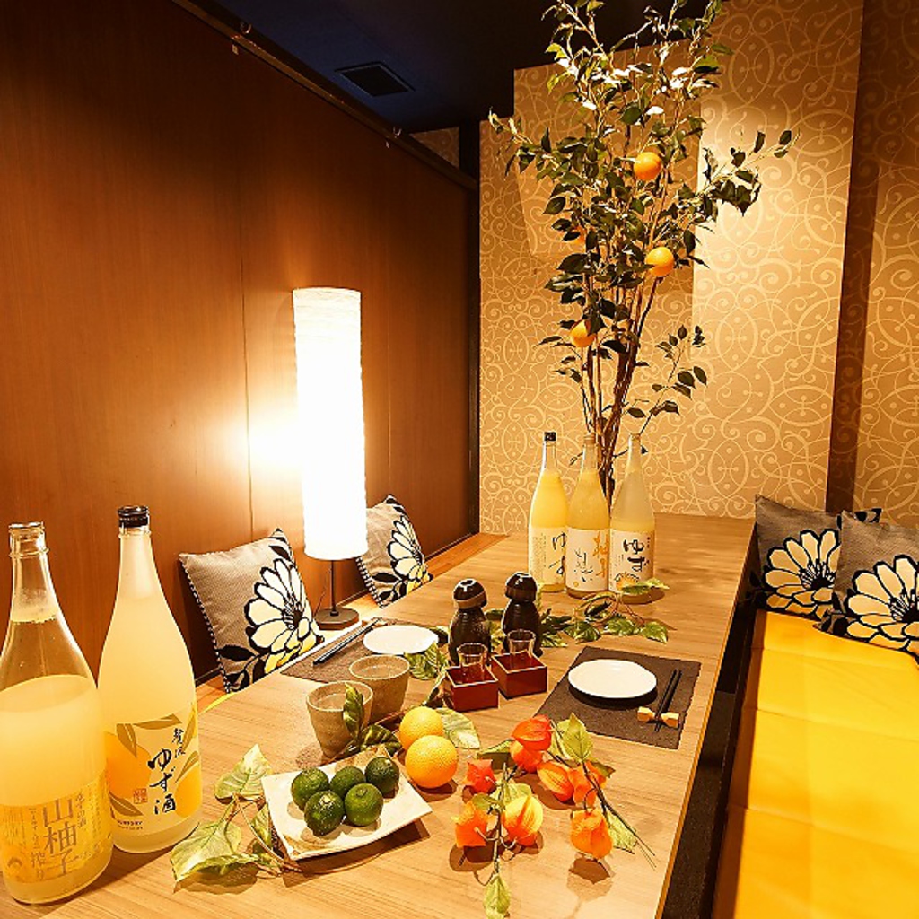 広々とした和モダンな掘りごたつ式完全個室はとっても落ち着きます。