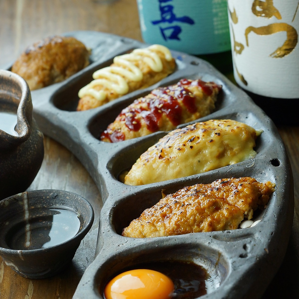 とどめは絶品つくねの欲張りな盛合せ☆☆味は【卵黄・チーズ・おろしポン酢】など5種類♪