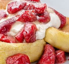 ストロベリー＆クリームパンケーキ