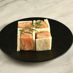 サーモンのカツサンド
