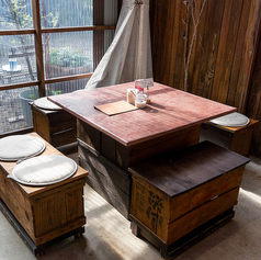 【ペットOK】下屋テーブル席※壁にリードフックあり