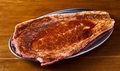 料理メニュー写真&nbsp;【数量限定】名物！！黒毛和牛のはみ出るカルビ