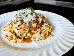本日のパスタや前菜の盛り合わせを楽しむランチをご用意