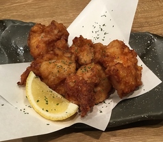 定番の人気メニュー！一晩寝かせた鶏のからあげ！の写真