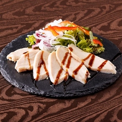 スチームチキンのサラダスモークフレーバーソース