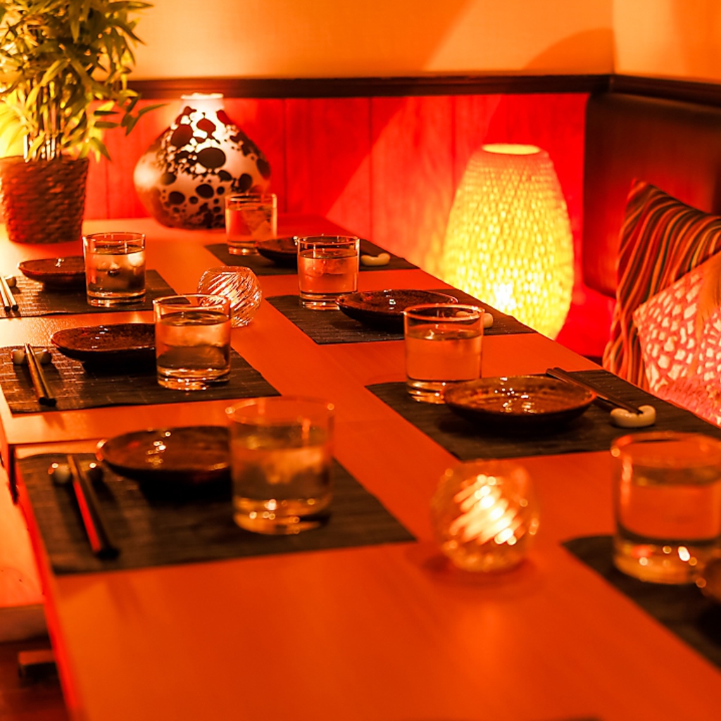 合コンや女子会にはぴったりの完全個室席♪コース料理やアラカルトメニューも充実♪