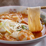 龍でも人気、米粉麺を使用した麻辣湯　マーラータン