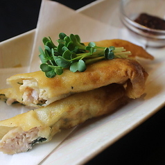 鶏なんこつ梅しそスティック（春巻き）