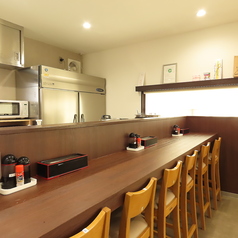 カウンター席もご用意しております♪お一人様でも大歓迎です！！お仕事終わりにぜひお立ち寄りください。