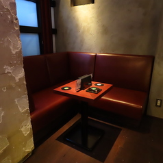 ソファー席は2名~3名様までご利用可能