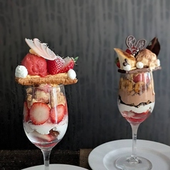カフェタイムも充実★『旬』のパフェやケーキ、ガトーショコラなど定番人気のスイーツをご用意。の写真